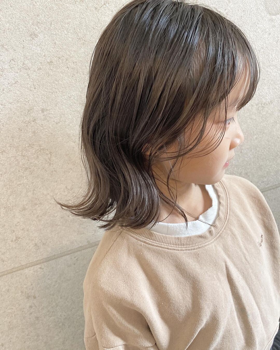 小学生女子も納得のキュートなヘアスタイル。切りっぱなしボブでおしゃれキッズに