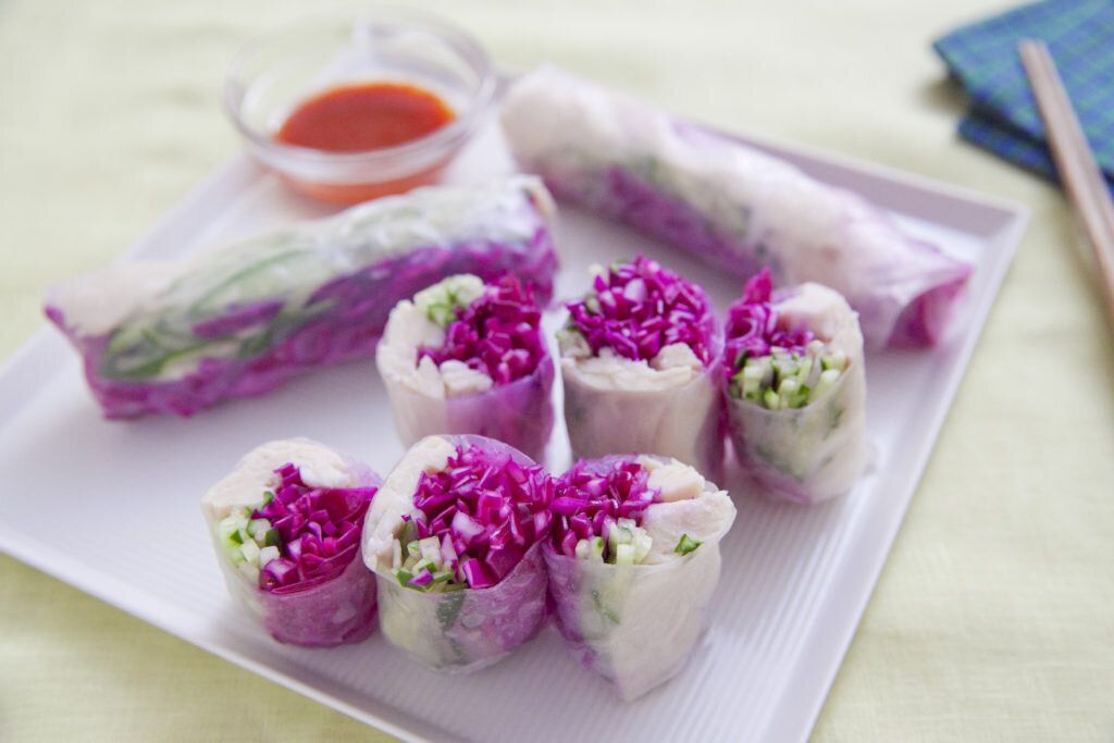 サラダチキンでお手軽！彩り生春巻き