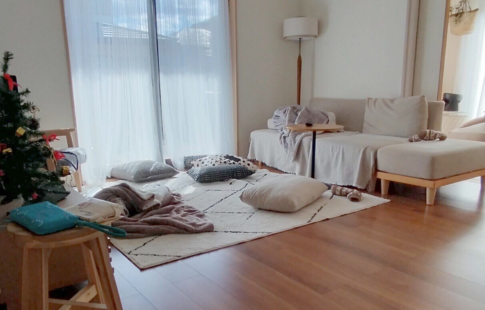 散らかった部屋