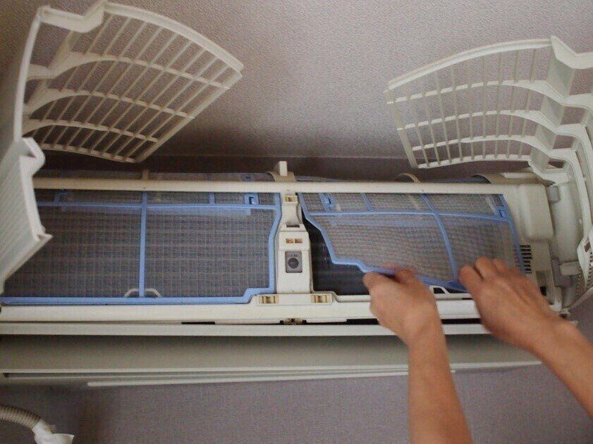 エアコンは素人がどこまで掃除していいのか 掃除のプロに聞いてみました サンキュ