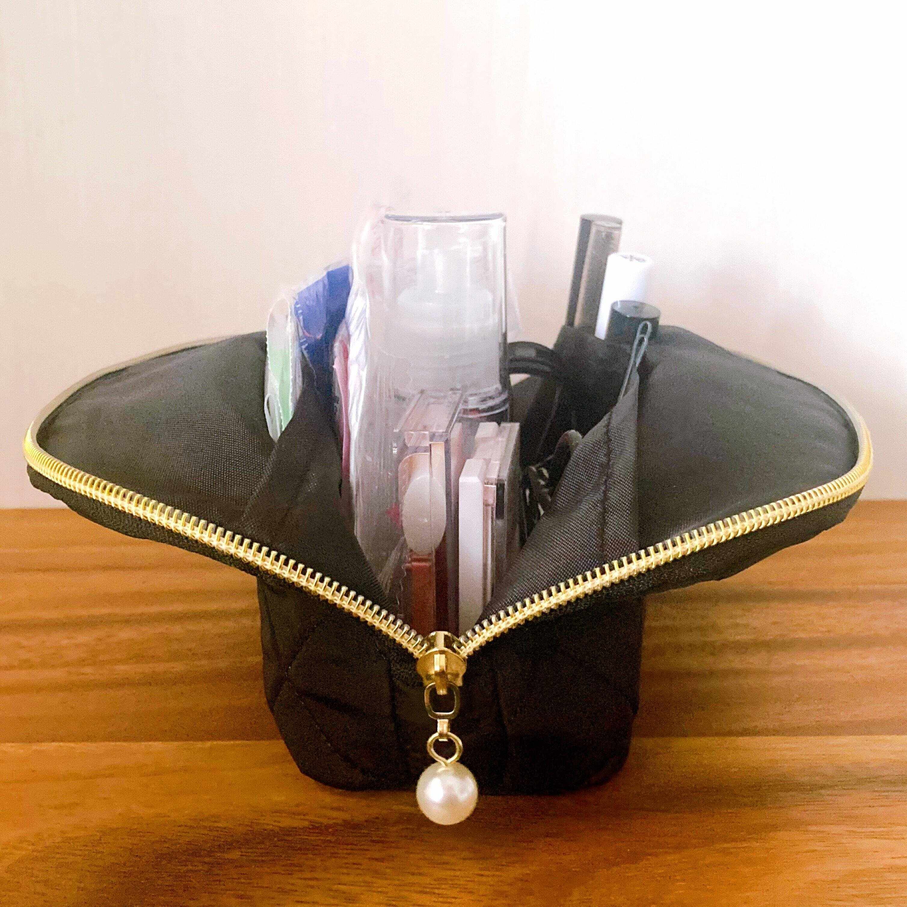 口が大きく開く