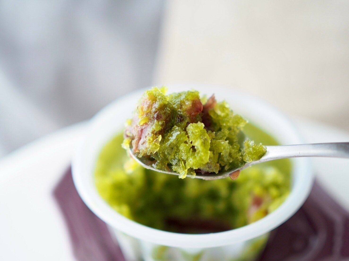 シャトレーゼ「白州名水かき氷 宇治抹茶金時 北海道産小豆の粒あん入り」商品写真