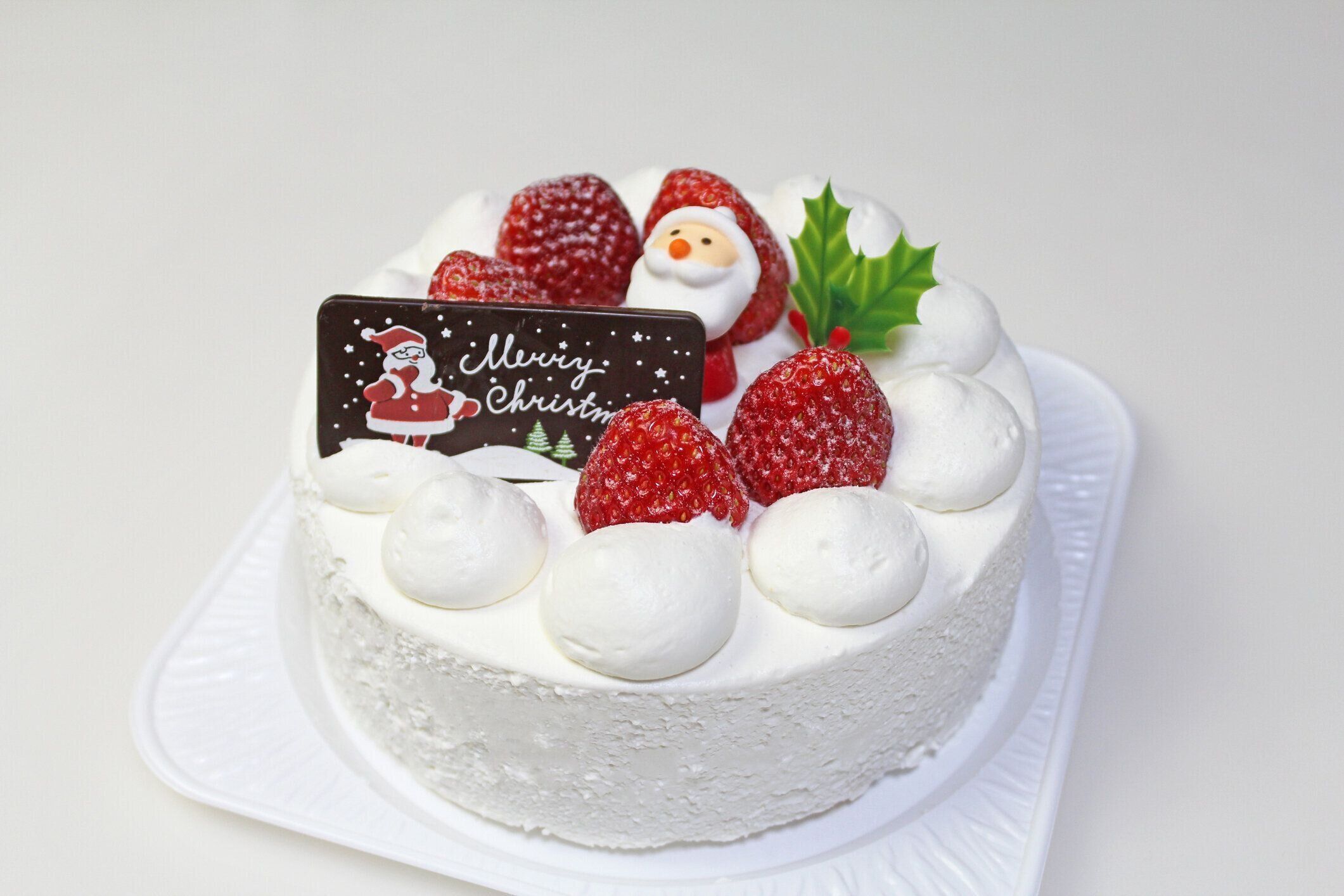 イチゴとホイップクリームのクリスマスケーキ。