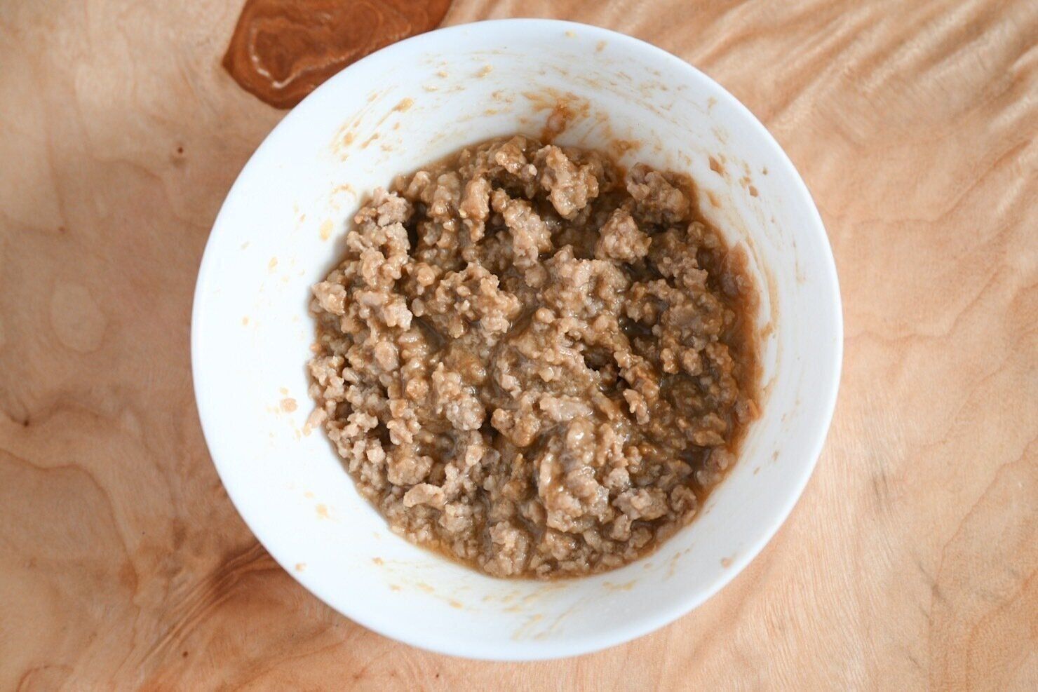 皿に入った肉みそ