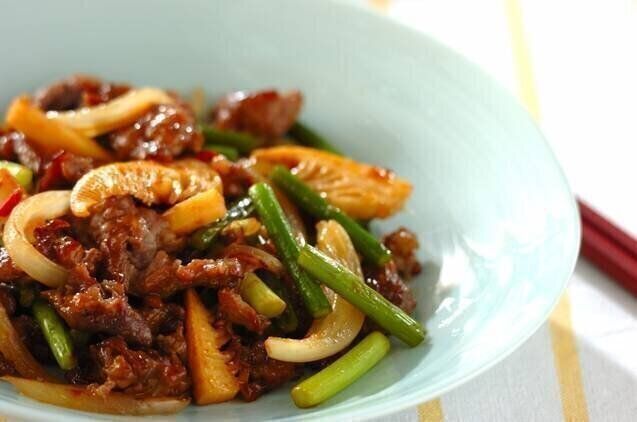 牛肉とニンニクの芽のオイスター炒め