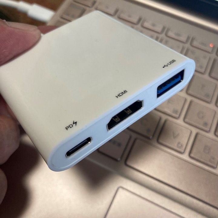 【ダイソー】1100円だけどこれは買いでしょ! Nintendo Switchがドックなしでテレビにつなげる機器は一石三鳥のスグレモノ