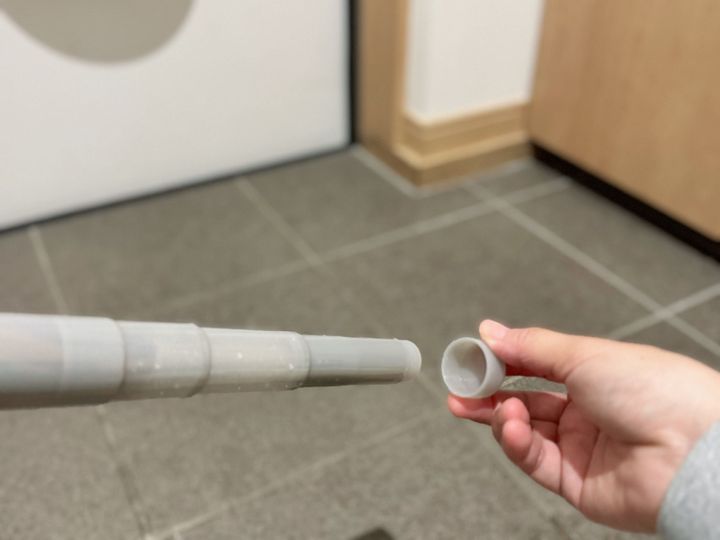 普段使いの傘の先に取り付けるだけ