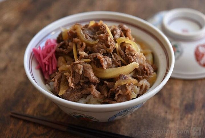 丼ものでNo.1人気!牛丼レシピ/作り方