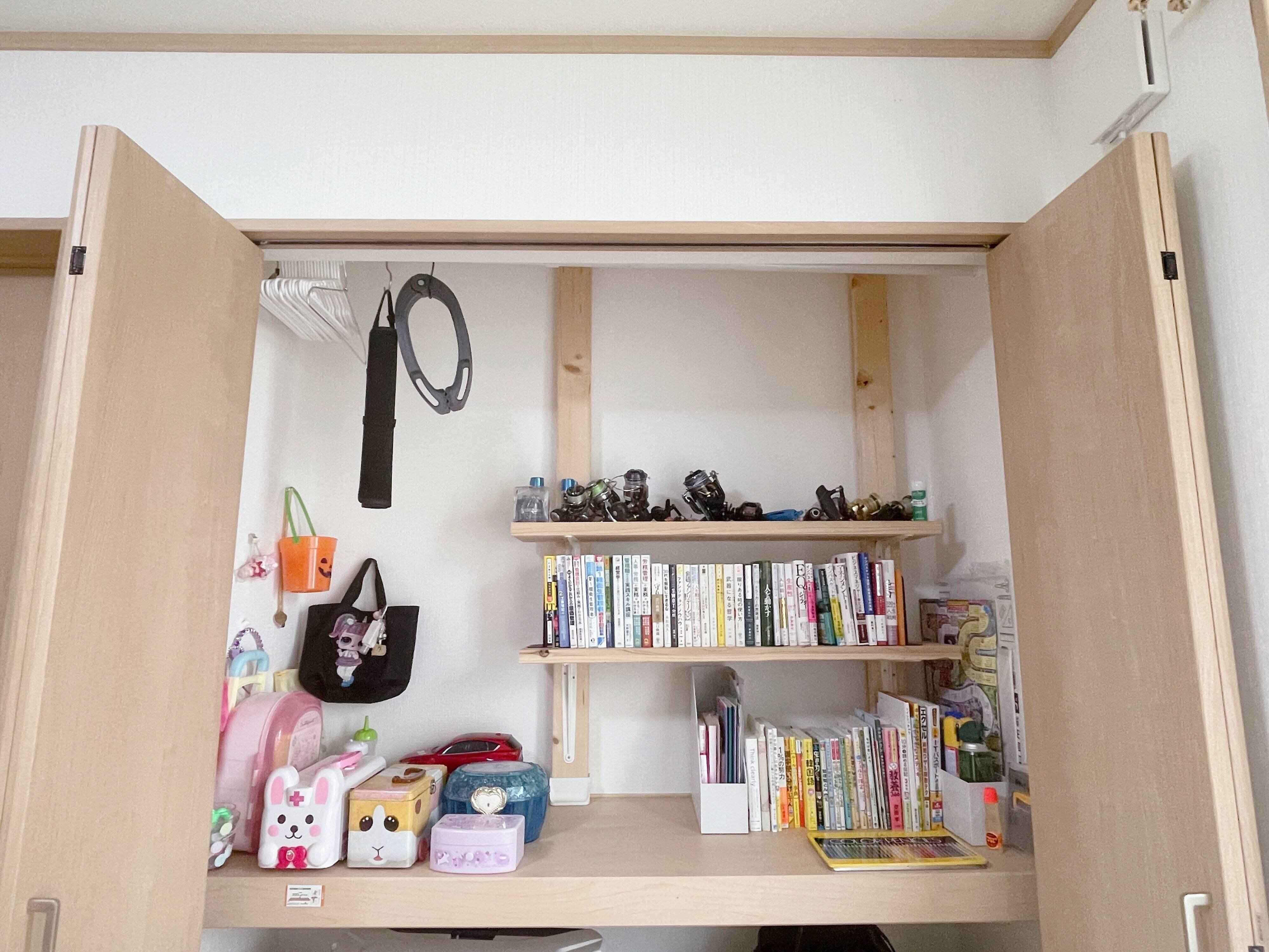 リビングで使いたいおもちゃや趣味のものはリビングクローゼットに収納する