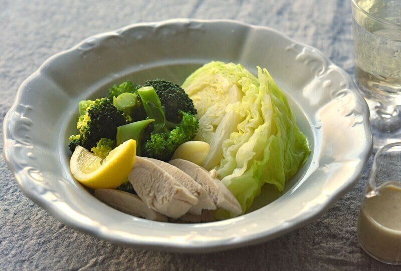 キャベツとブロッコリーの温サラダ