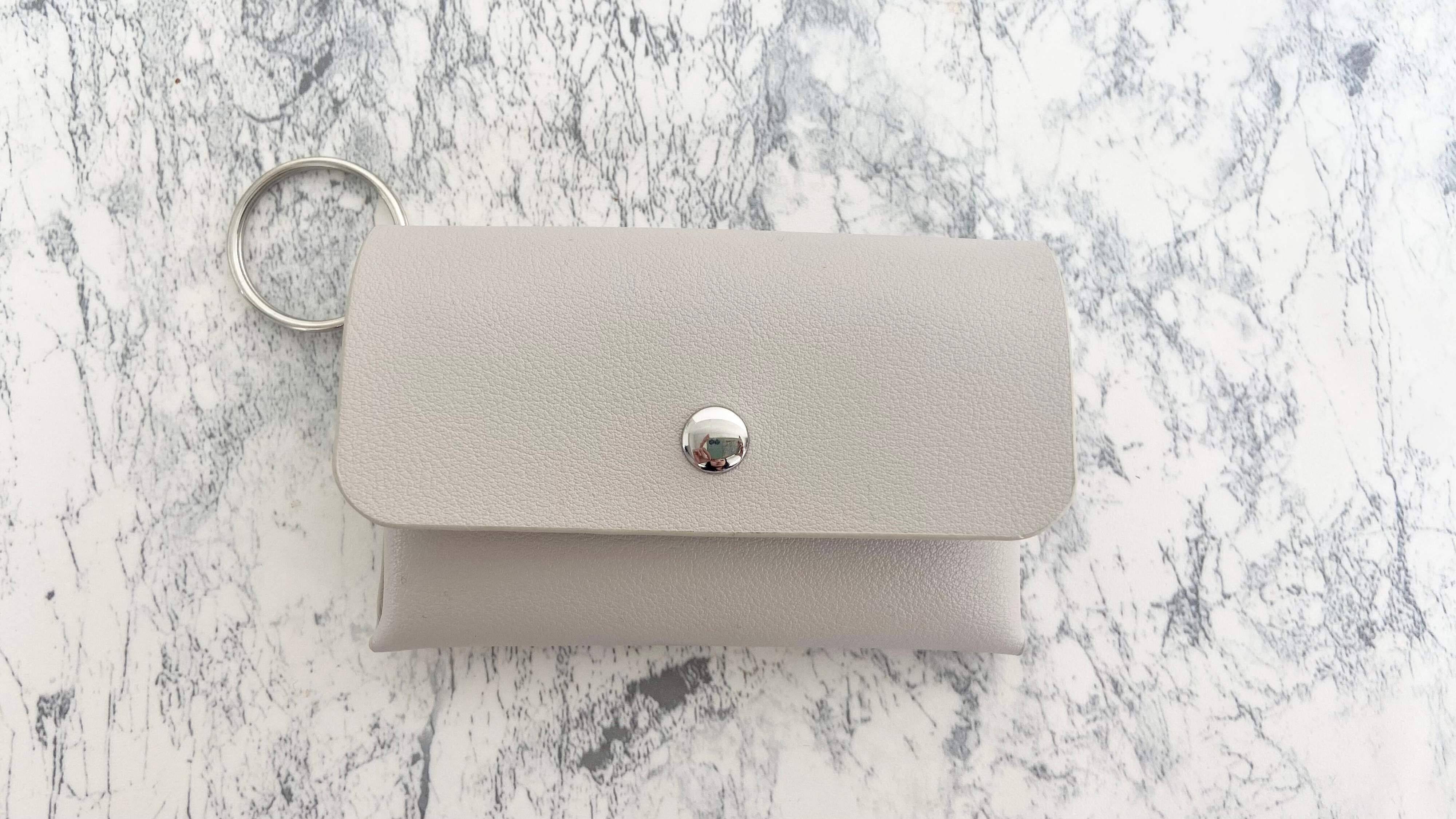 レザー調マルチウォレットケース（キーリング付、ベーシック）JANコード：4550480686240