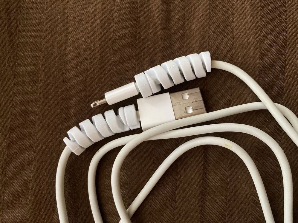 ケーブル保護カバーをつけると断線しにくい理由