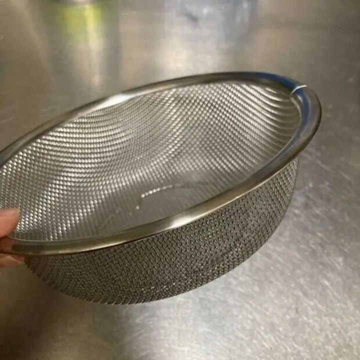 熱湯で洗うのは逆効果 ザルを清潔に使うために知っておいてほしいこと サンキュ 熱湯で洗うのは逆効果 ザルを清潔に使うために知っておいてほしいこと サンキュ