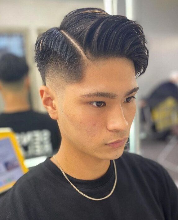 高校生の男の子に似合うヘアスタイル。女子ウケ抜群！男らしいカチ上げフェード