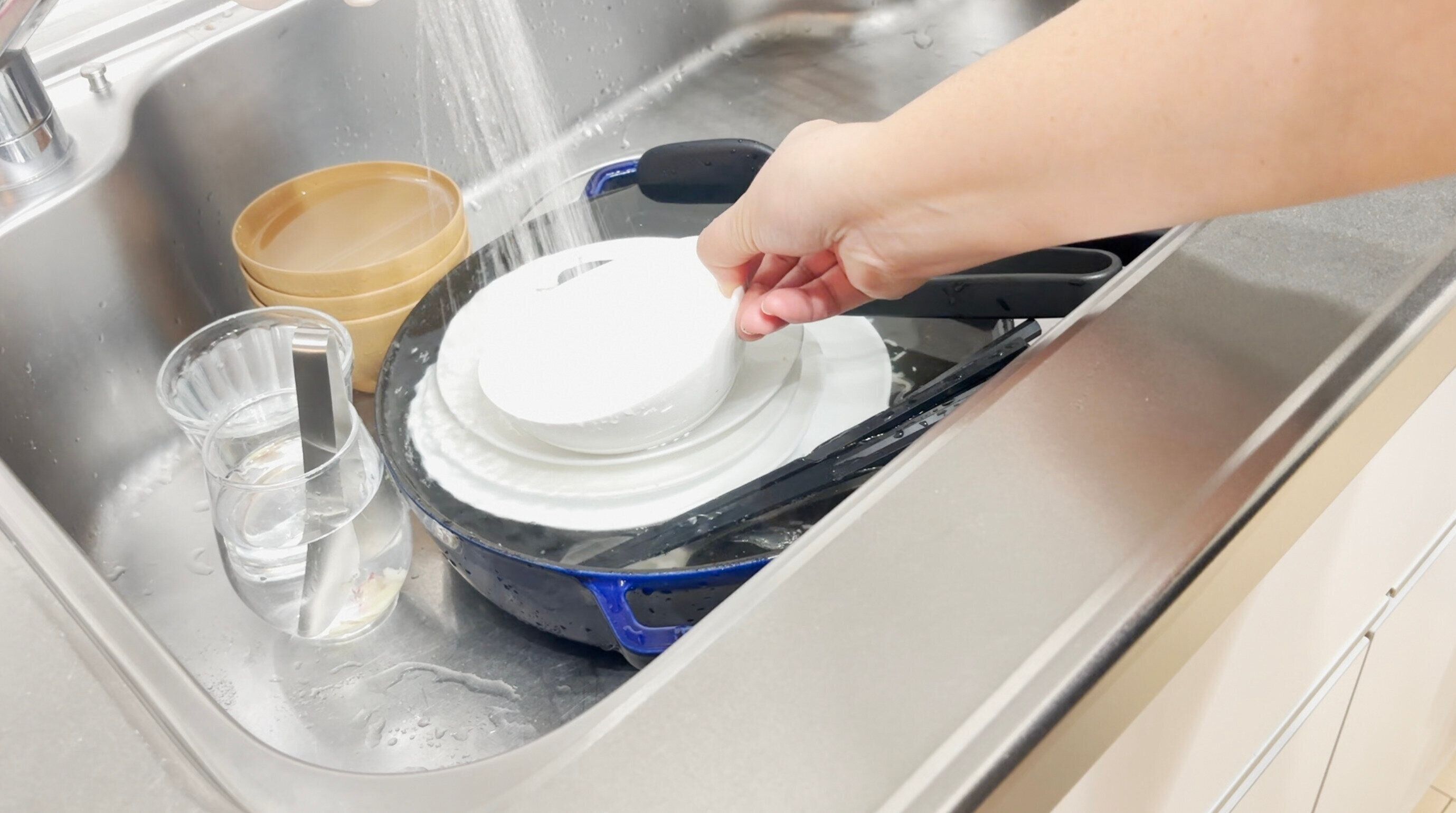 食器をお水につける