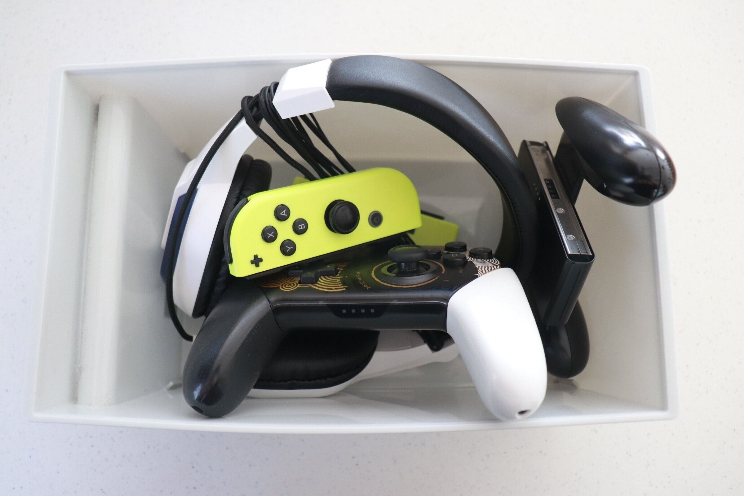 【ダイソー】年末のお掃除前にごちゃごちゃしがちな収納ボックスを見直し！収納バスケット用仕切りが使いやすい