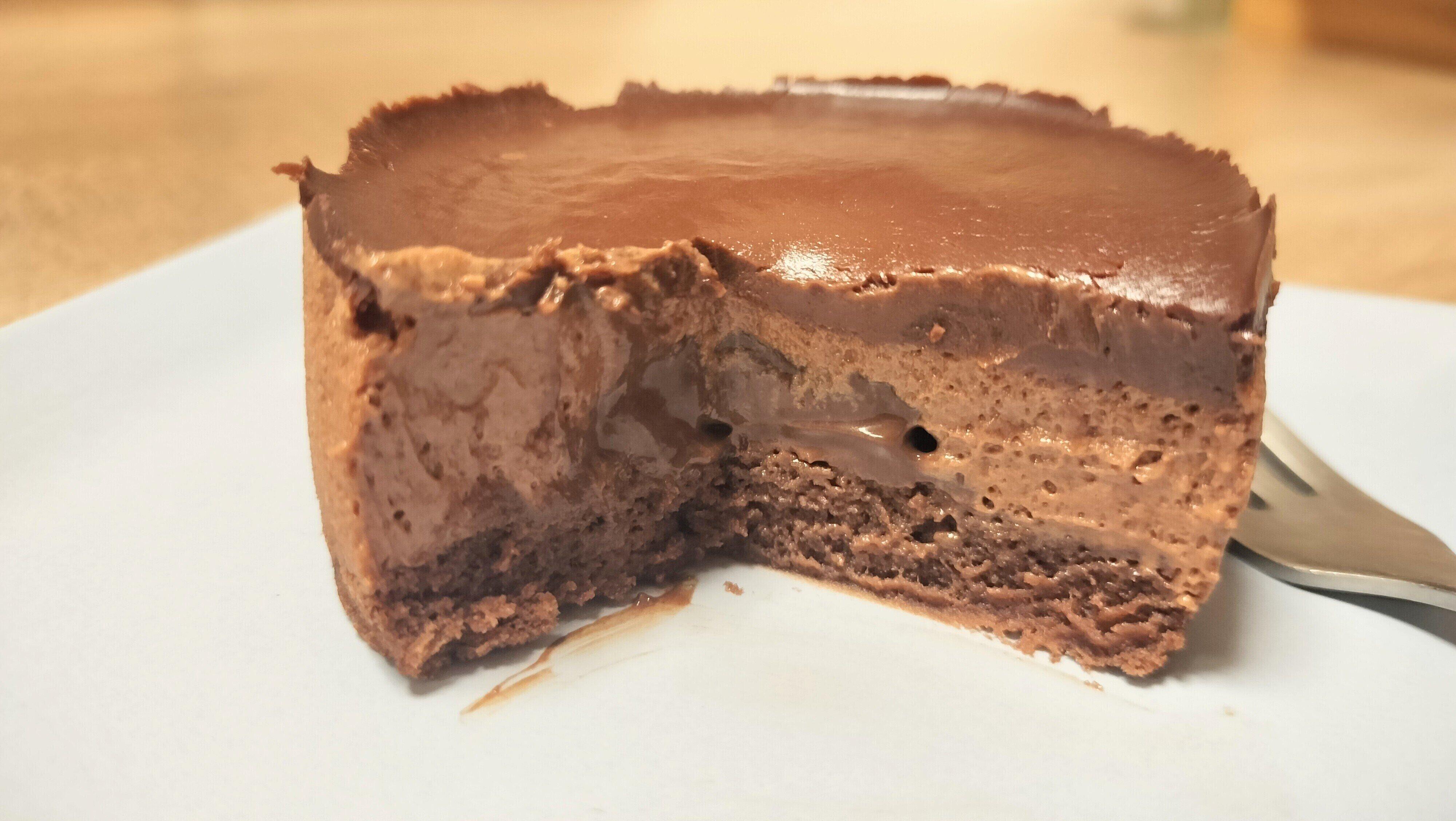 ガトーショコラの中にはチョコレートソースが入っている