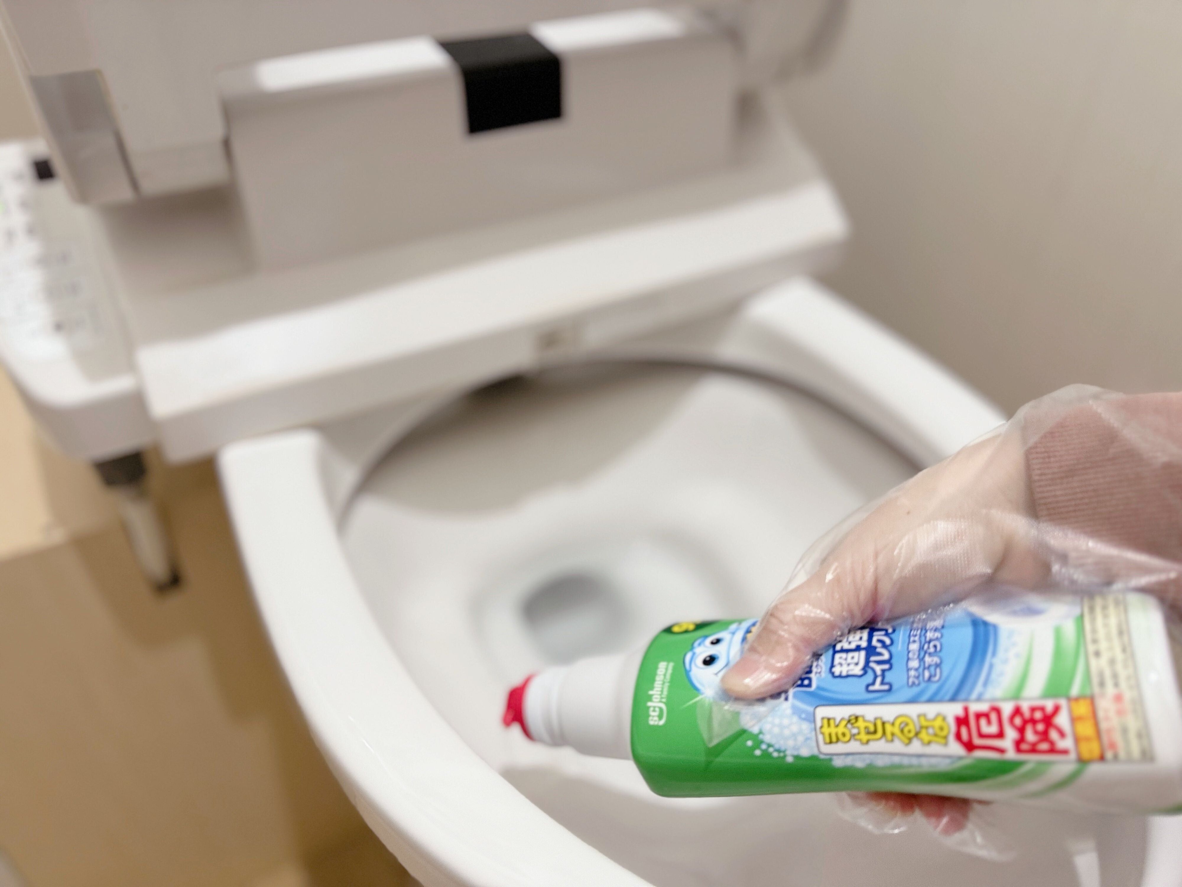 便器掃除は「こすらず落とせるトイレ洗剤」を1日1回かけるだけ