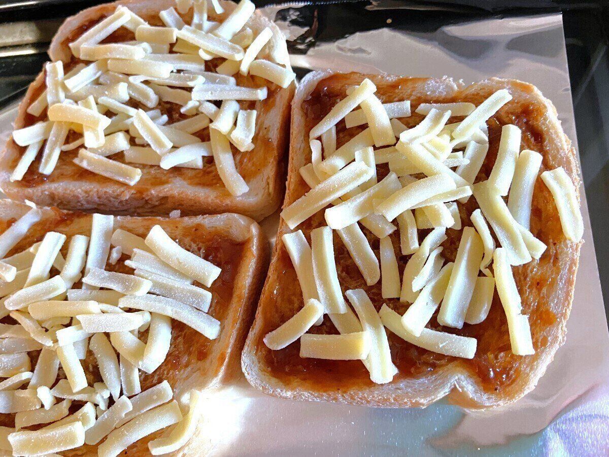 チーズをのせて