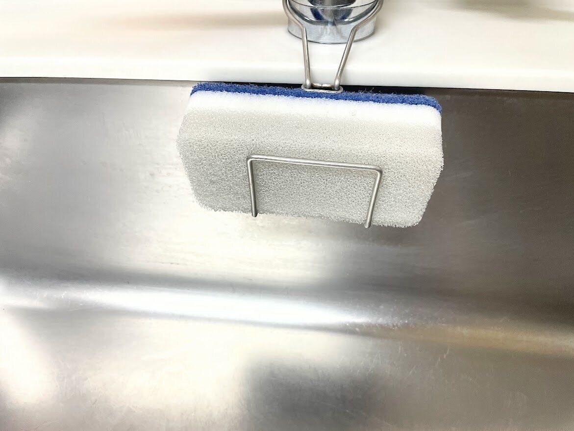 蛇口に取りつけたキッチンボトルホルダー