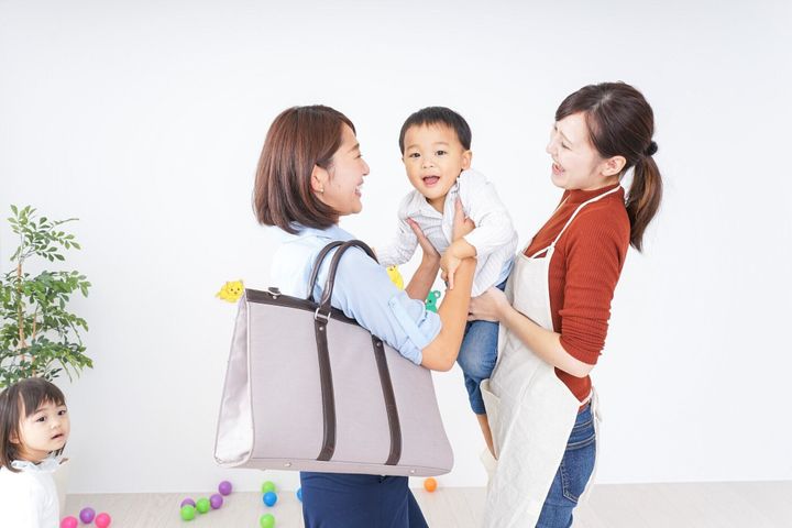 幼稚園から子供たちの母親