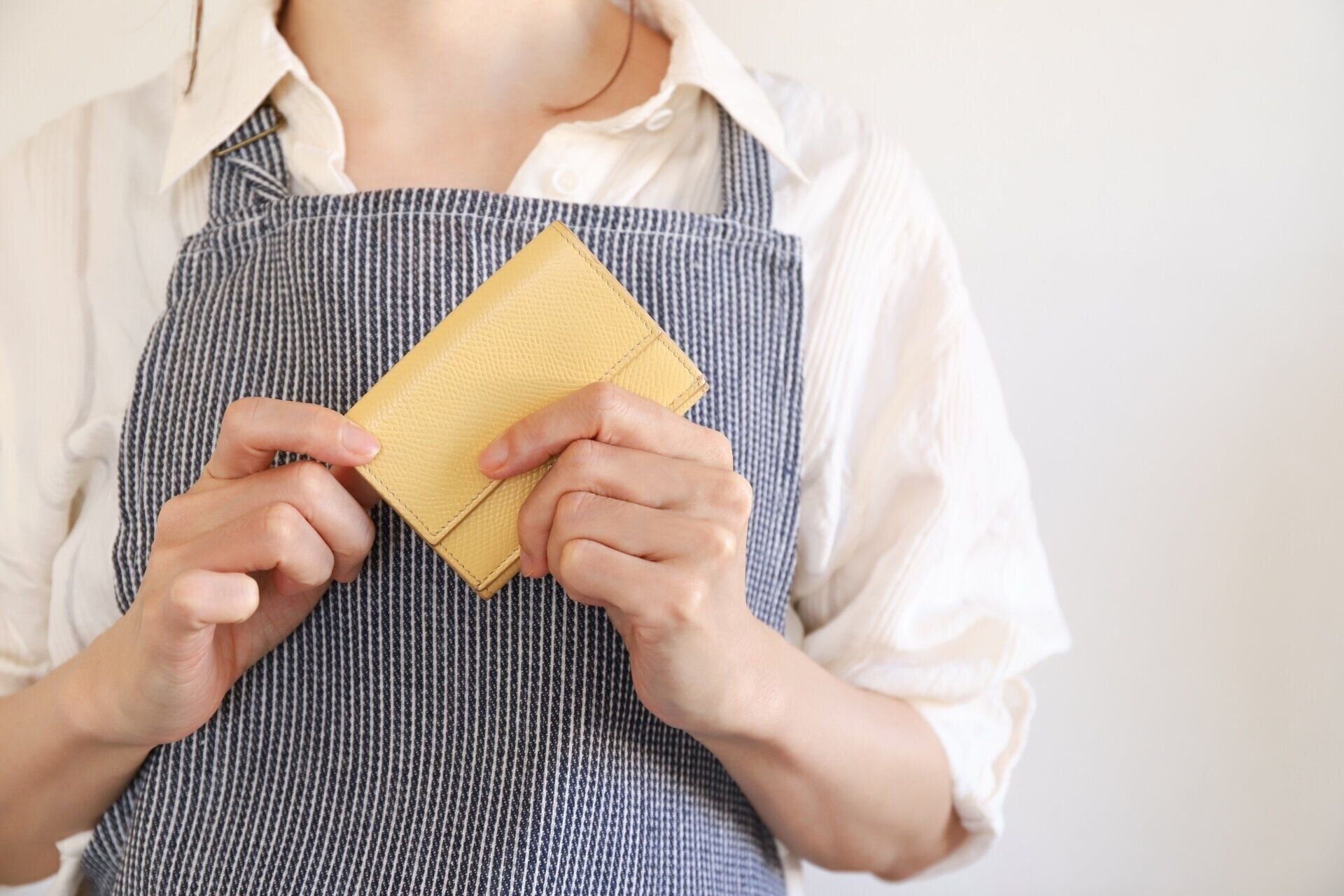 2025年度版】こんな財布からは金運が逃げる！OK・NG財布【Dr