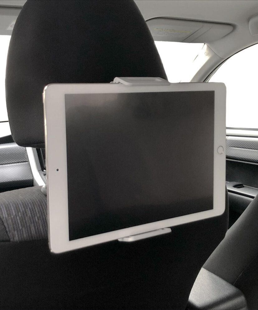長時間のドライブも安心！「CARタブレットホルダー」