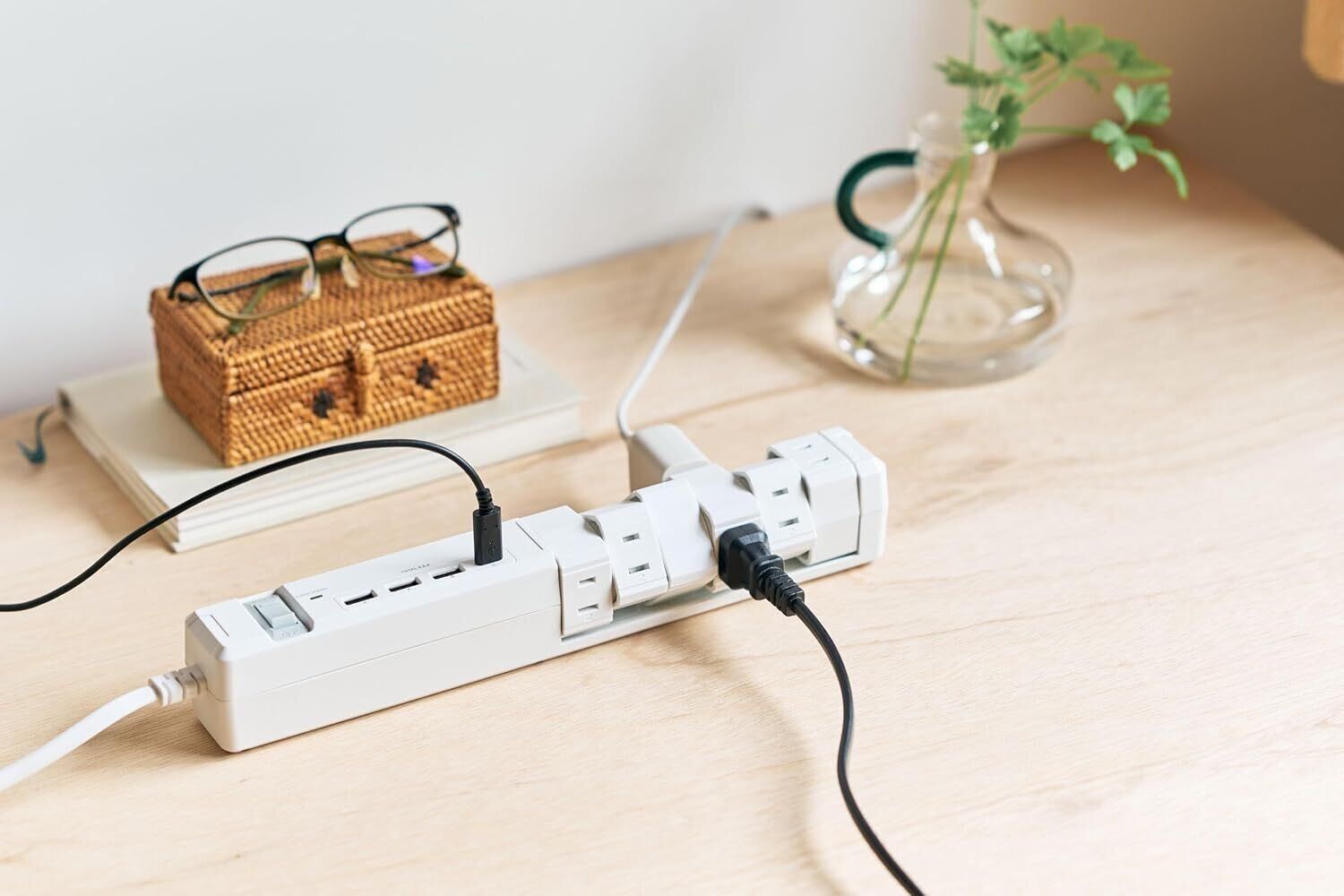 電源タップ　おしゃれ　USB