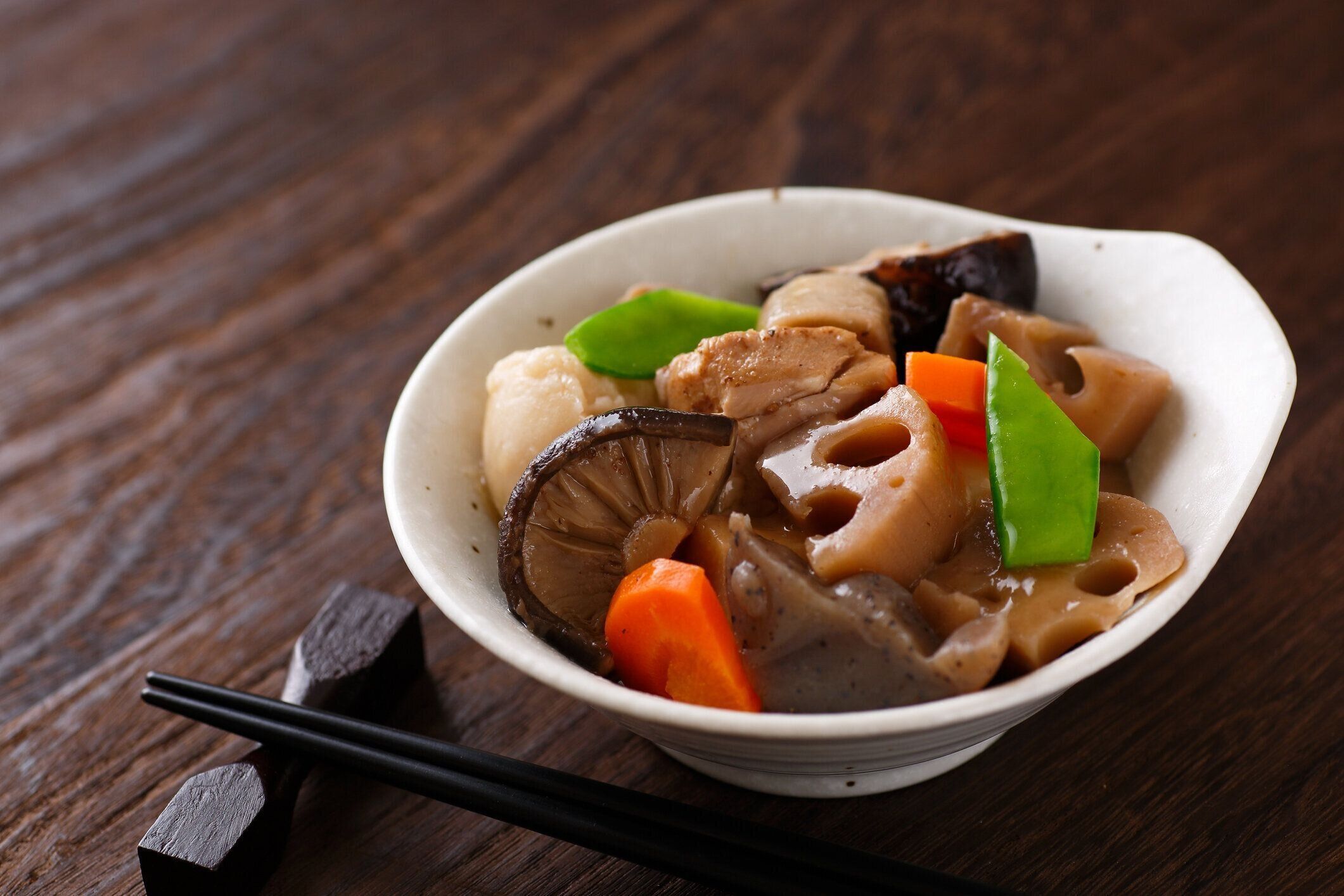 煮込み鶏肉と根菜