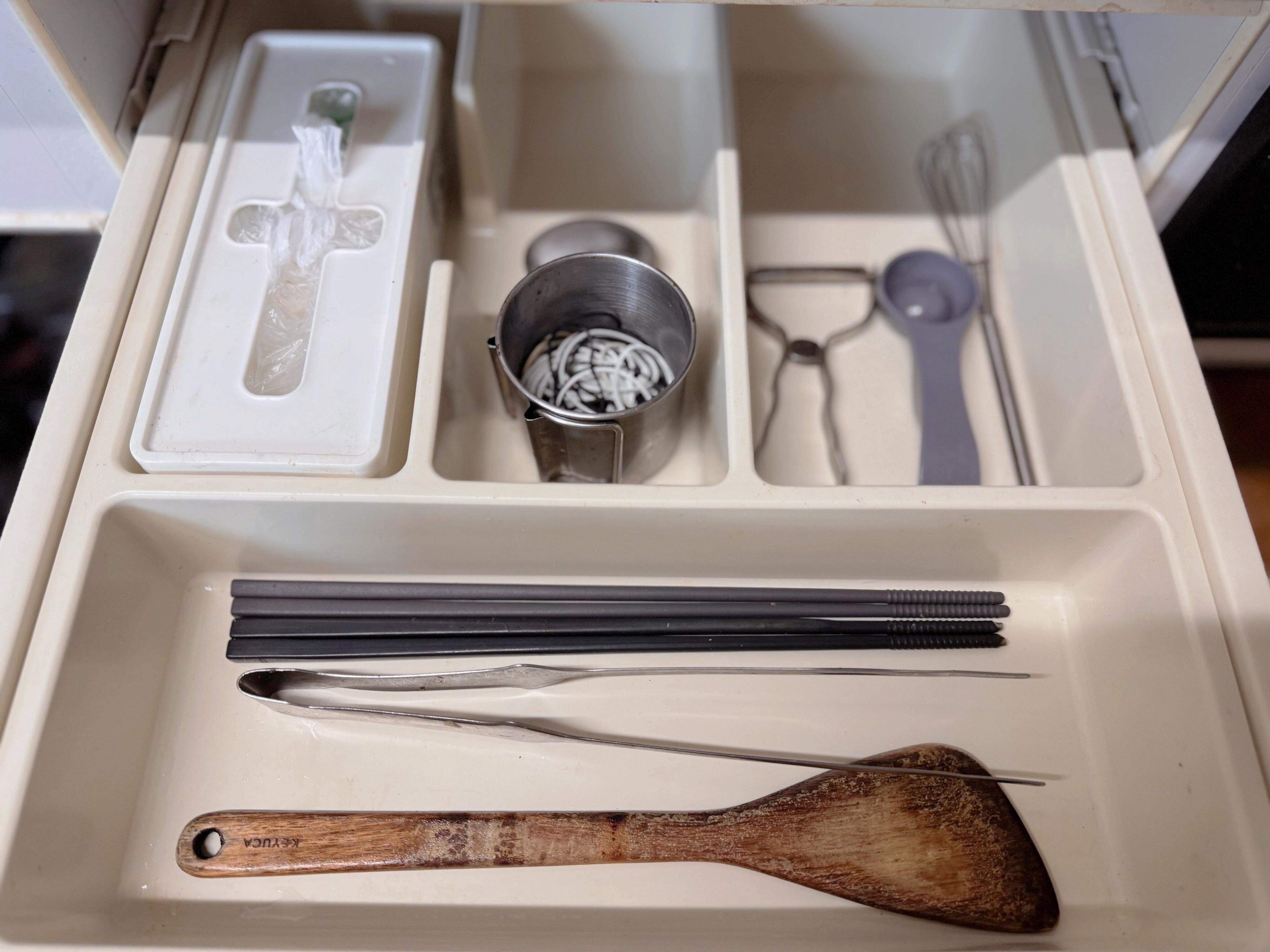 2．キッチン小物収納