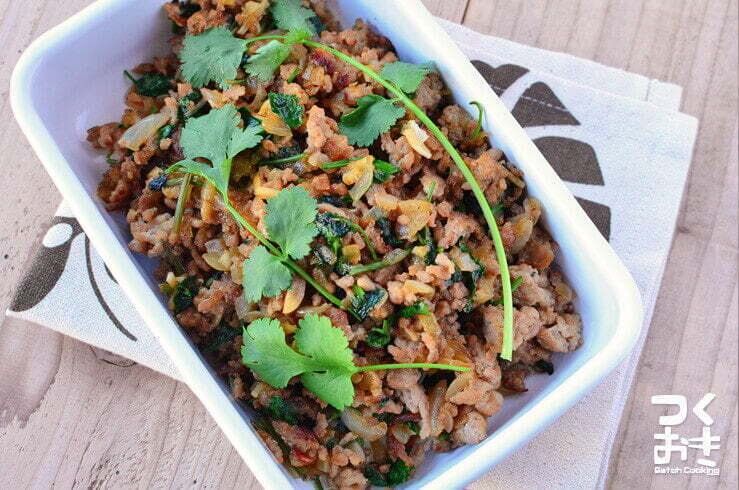 ラープ（パクチーとひき肉の炒め物）