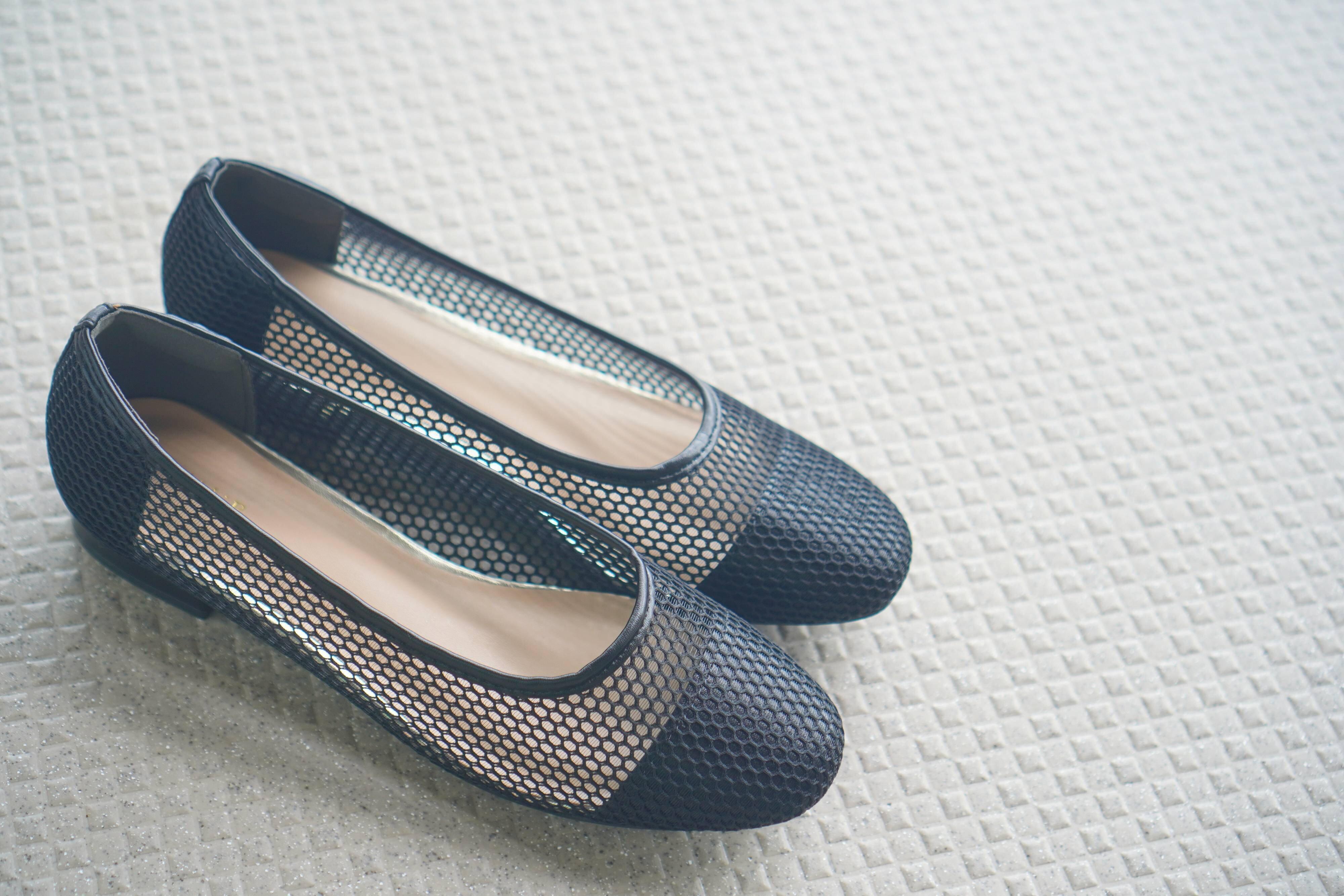 メッシュパンプス