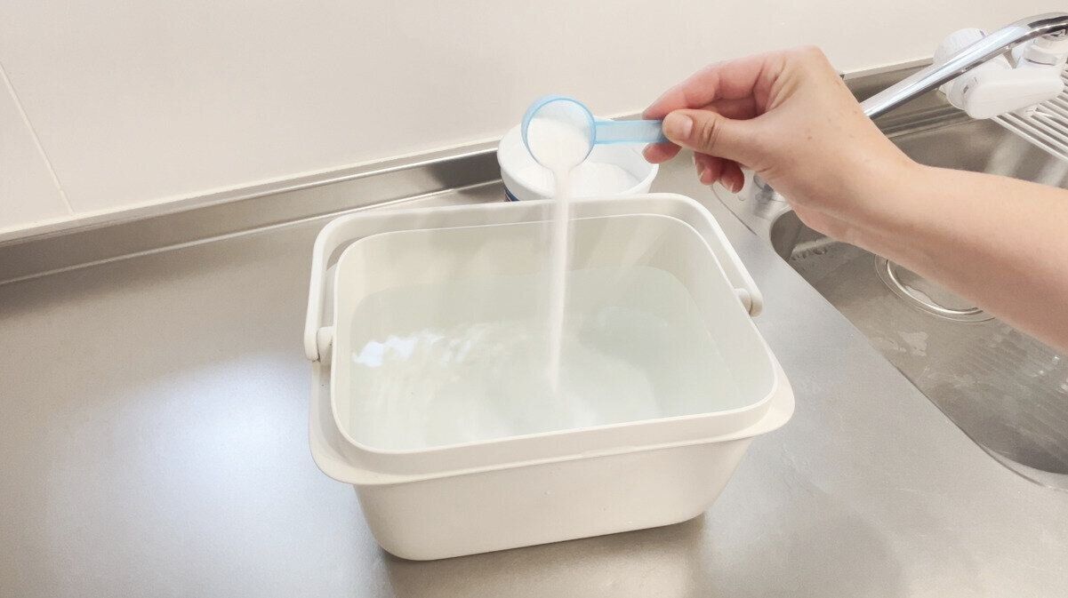 オキシクリーンを入れる