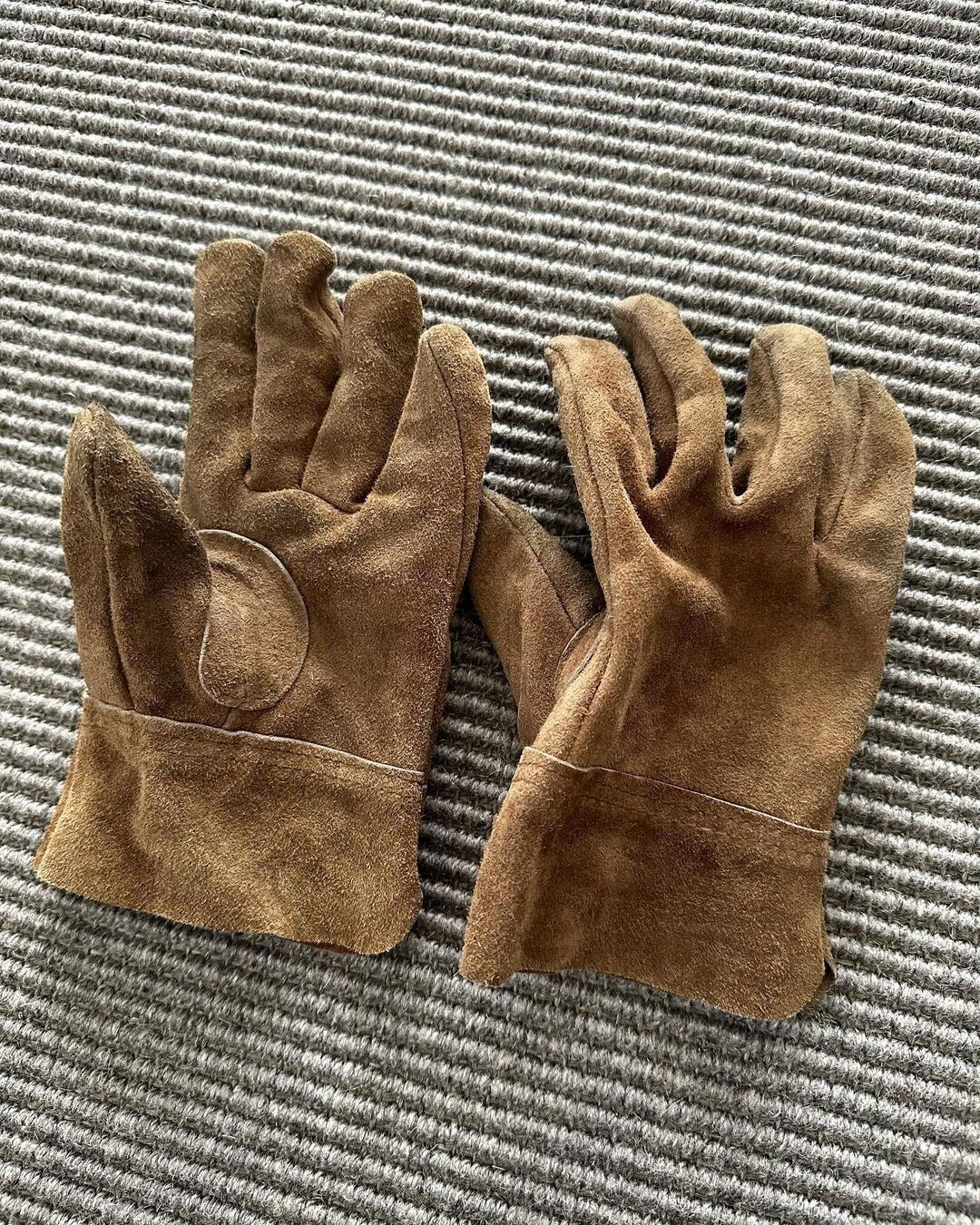 【ワークマン】焚き火に必須！牛革手袋