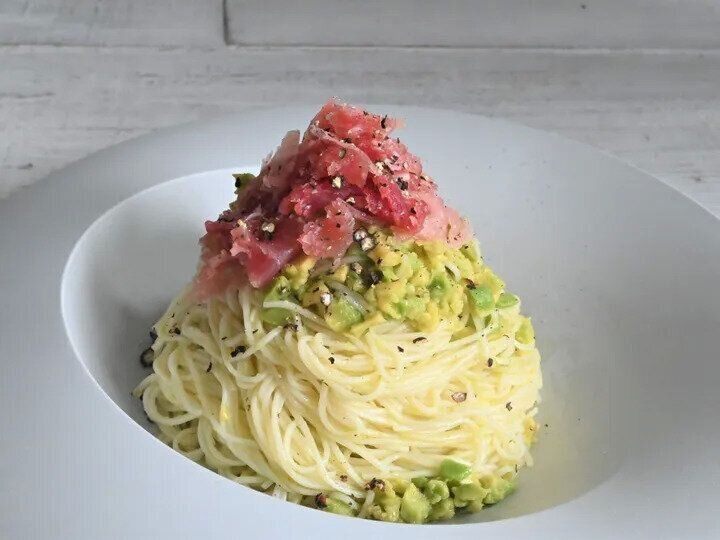 アボカド生ハムそうめん
