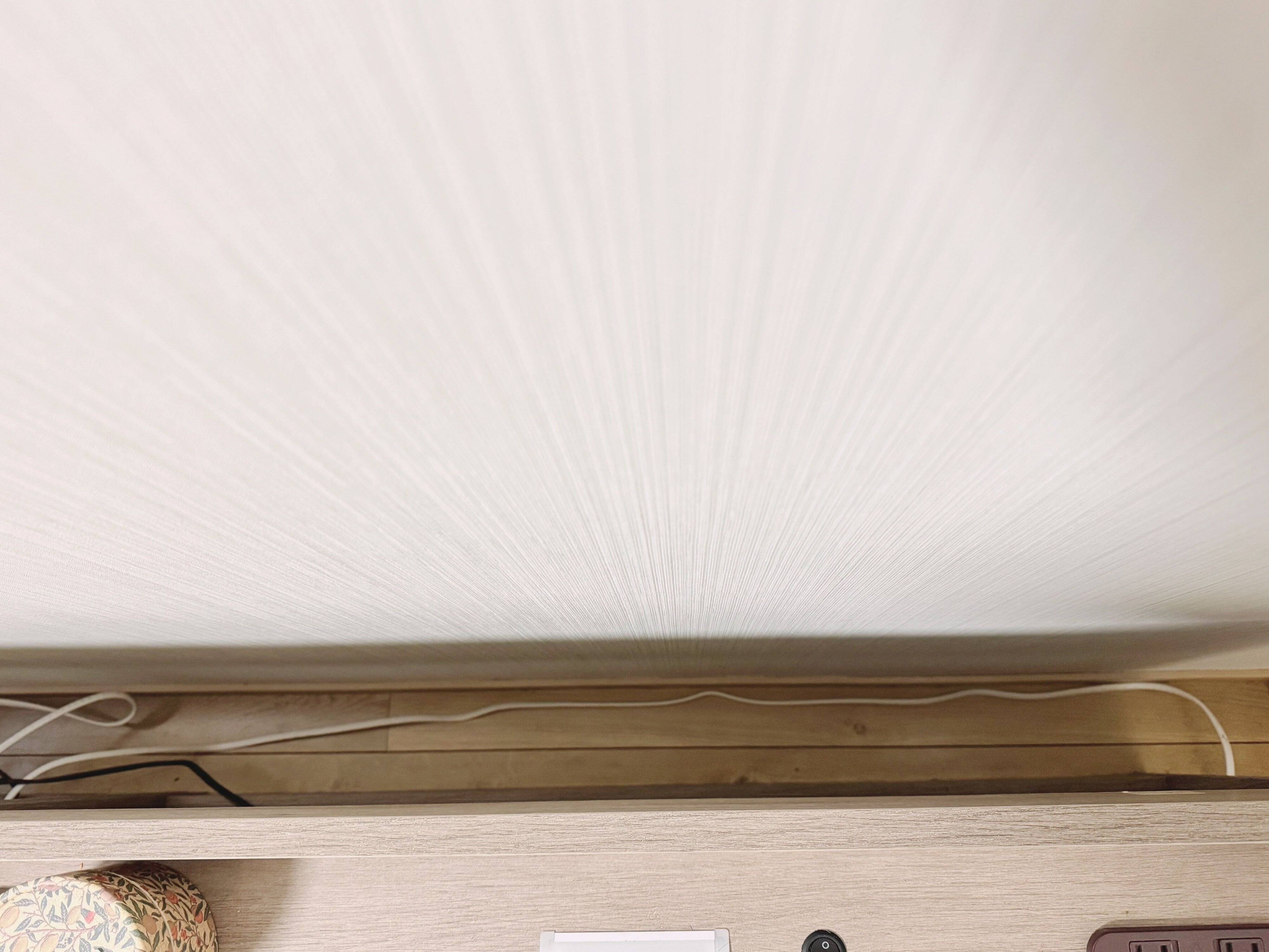 湿気が気になるときは少し壁から家具を離してみて