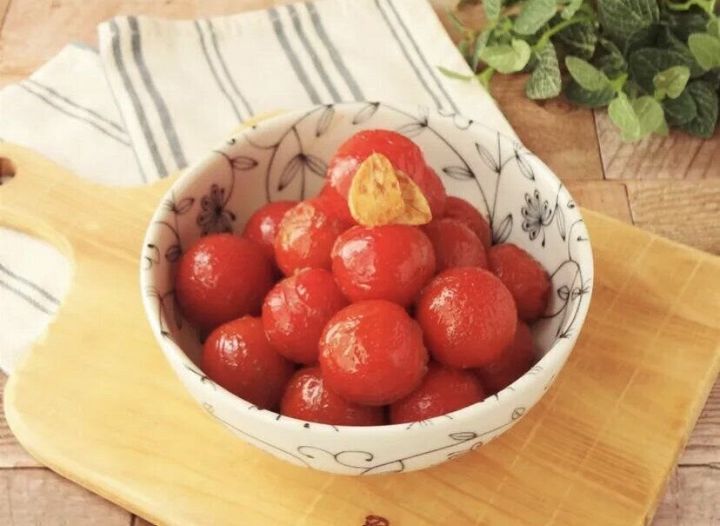 【材料4つ】5分で完成!「ミニトマトのガーリックマヨ炒め」