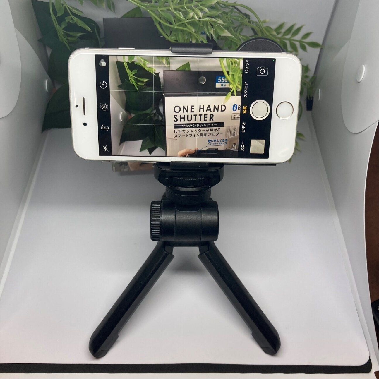 あなたのスマホがまるで高級カメラのような使い心地に！ダイソー「ワンハンドシャッター」