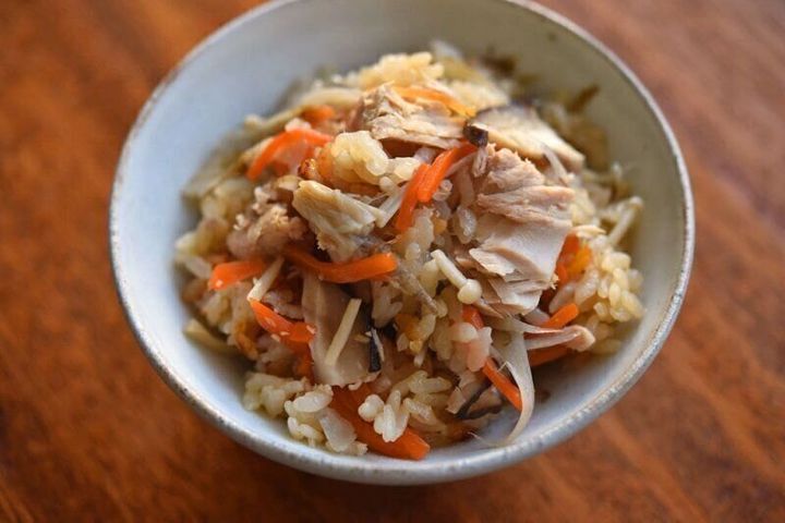 人気ツナ缶レシピ!ツナ入り五目炊き込みご飯