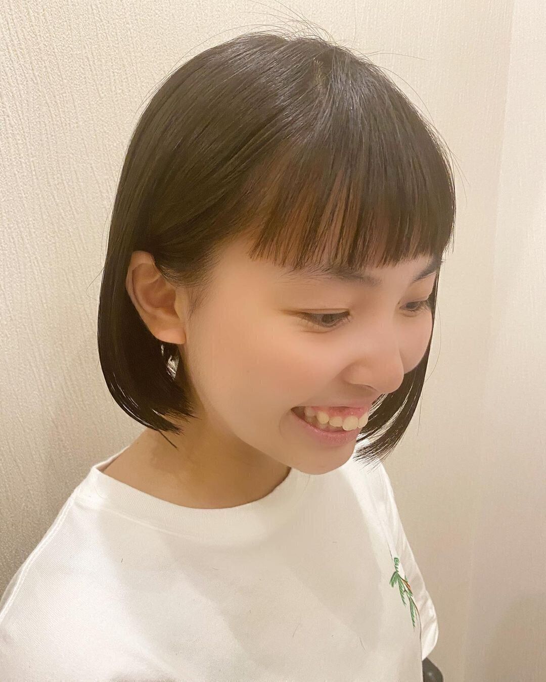 おしゃれな女子高校生のモテるヘアカタログ。前髪ぱっつんのボブがかわいい！