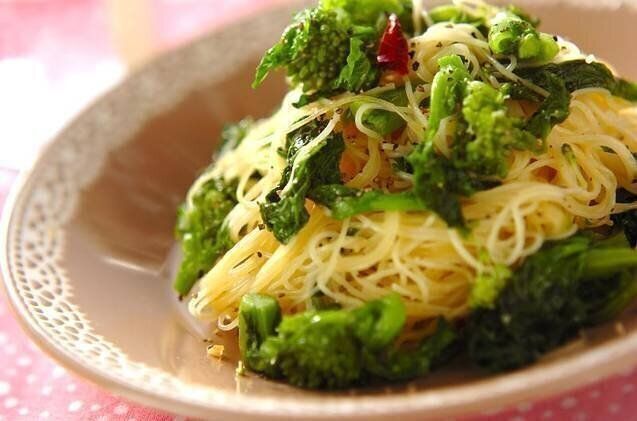 菜の花 を使ったおすすめレシピ30選 独特の苦みを生かした絶品メニューをご紹介 サンキュ