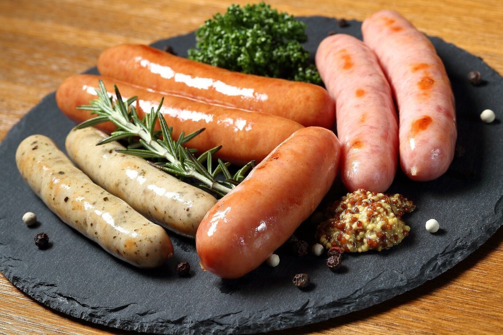 【管理栄養士監修】「ウインナー」の賞味期限切れはいつまで食べられる？正しい保存方法は？