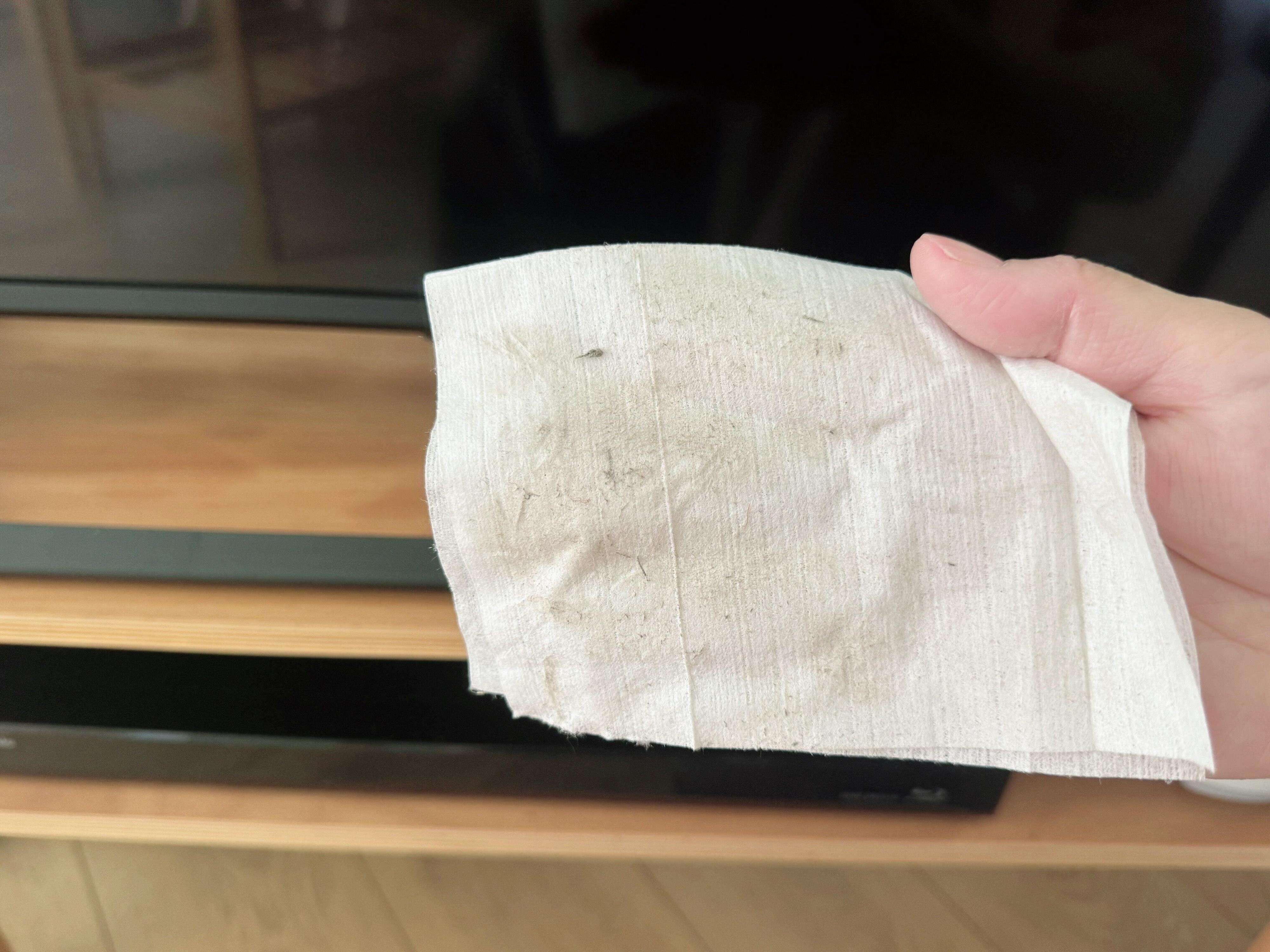 テレビ周りは意外と汚い！