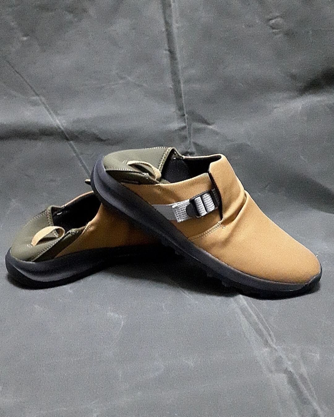 【ワークマン】キャンプに最適！かかとが踏める最新シューズ