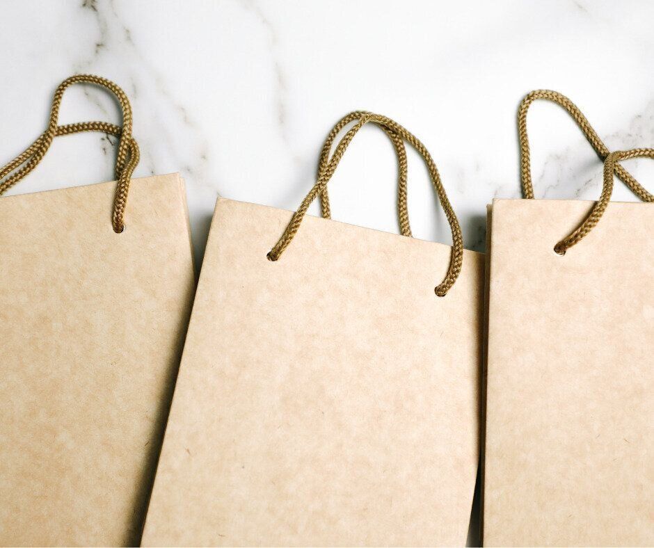 紙袋収納のアイデア7選！おすすめのダイソー商品も紹介