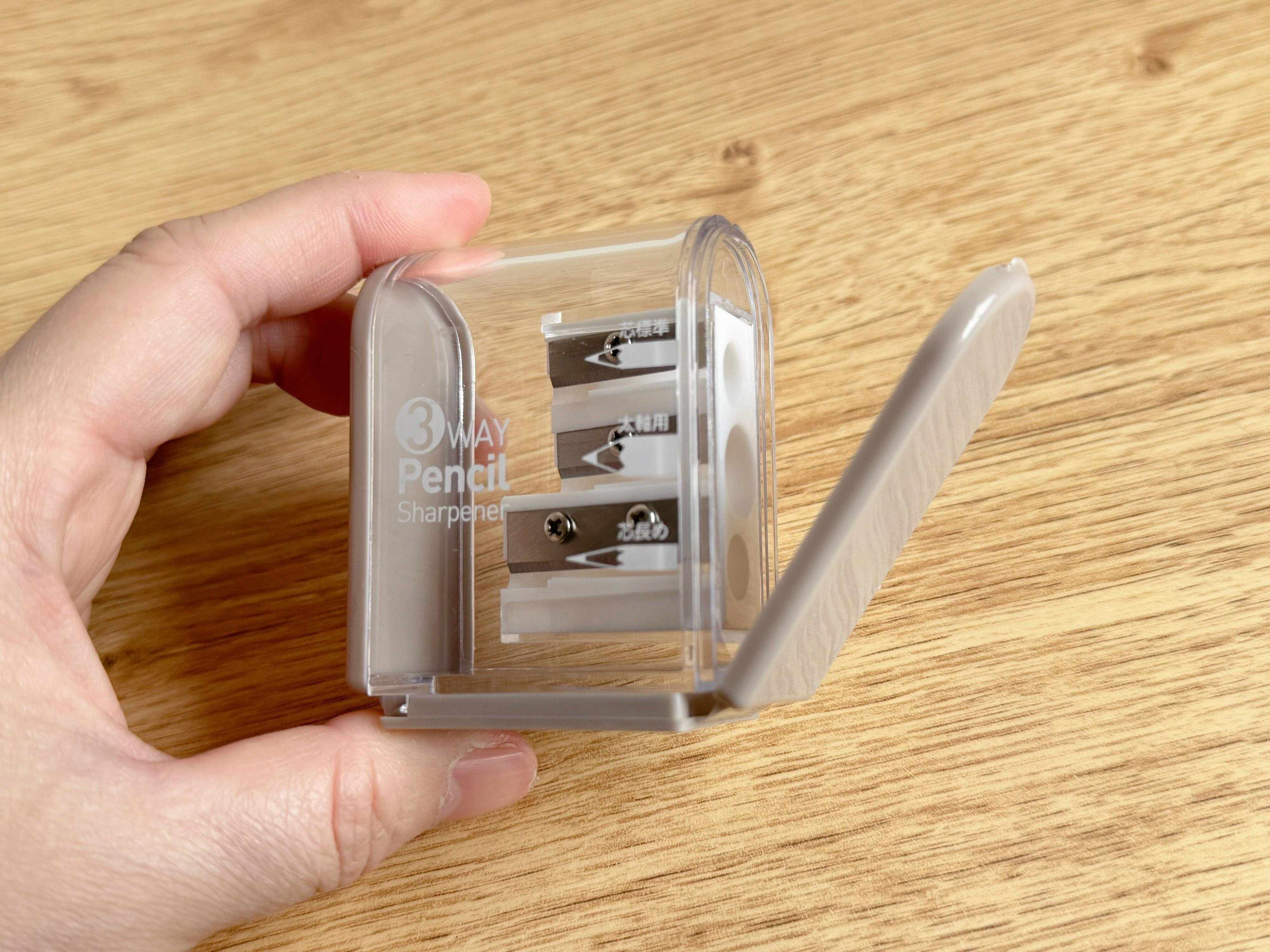 2．鉛筆削器 3穴 くすみカラー