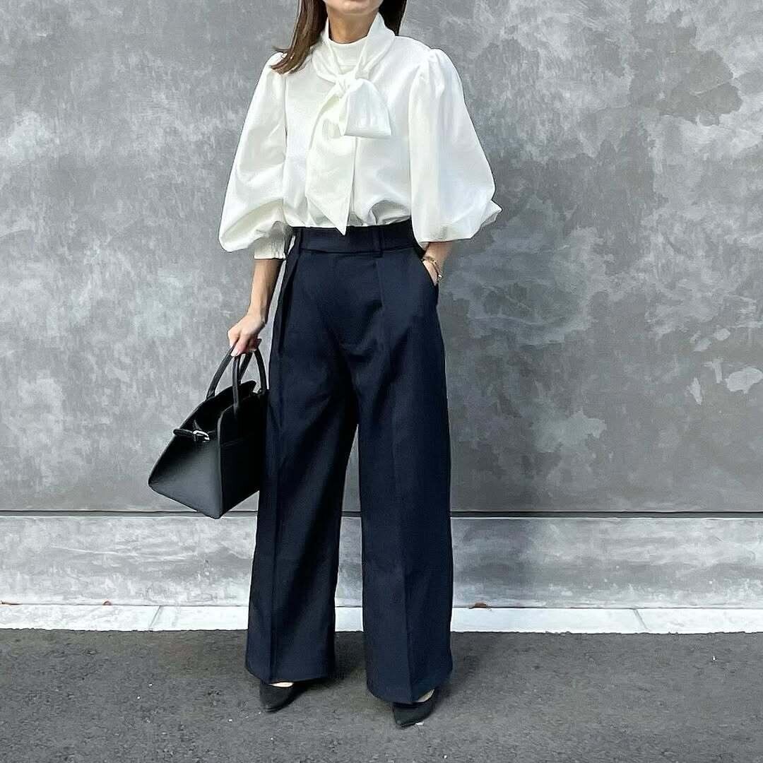アラフォーの正解とは？黒・紺パンツでつくる「センスがいい」卒入学コーデ