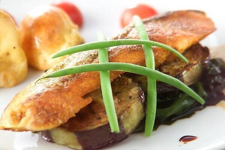 ナスとサーモンのソテー