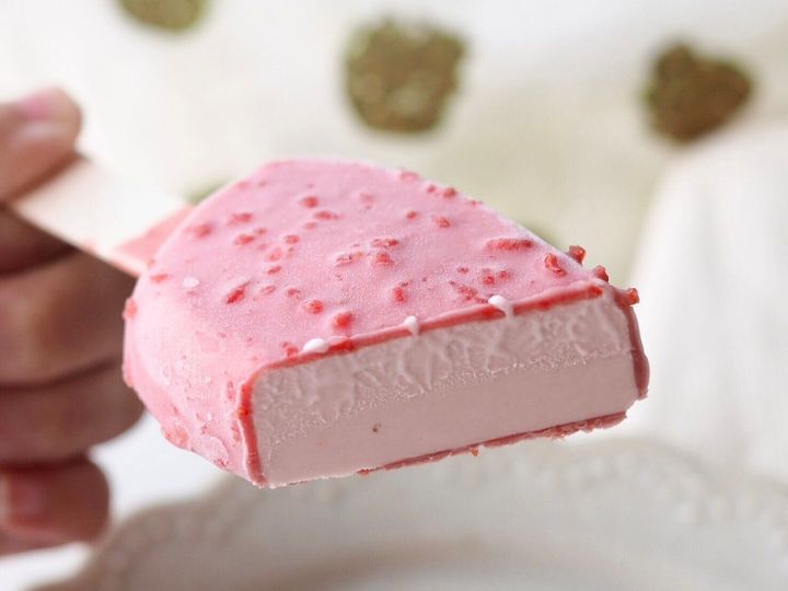 シャトレーゼ「ピュルテ とちおとめ苺」断面写真