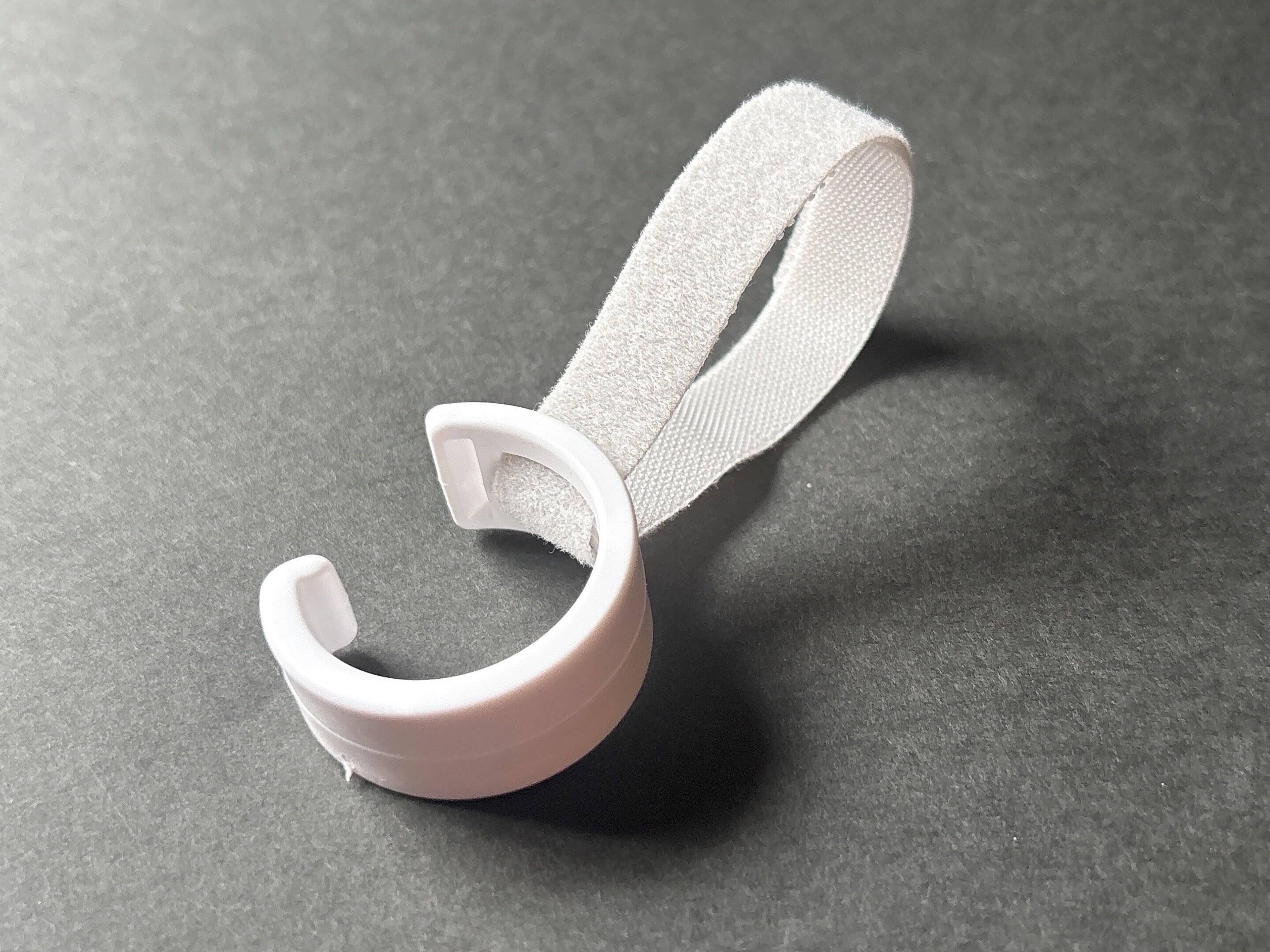 ダイソーベルトでしっかりとまるフックM